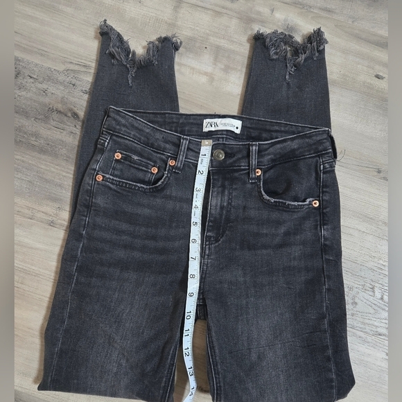 Zara Black Skinny Jeans with  Distressed Frayed Hem - Picture 5 of 8